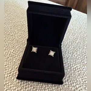 1/2 carat white gold diamond studs